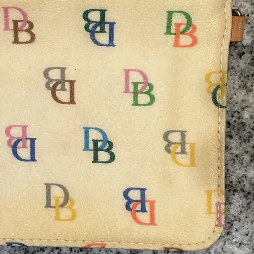 VTG Y2K DOONEY & BOURKE Cream/Yellowed Rainbow Monogram IT Col Change/Coin Purse